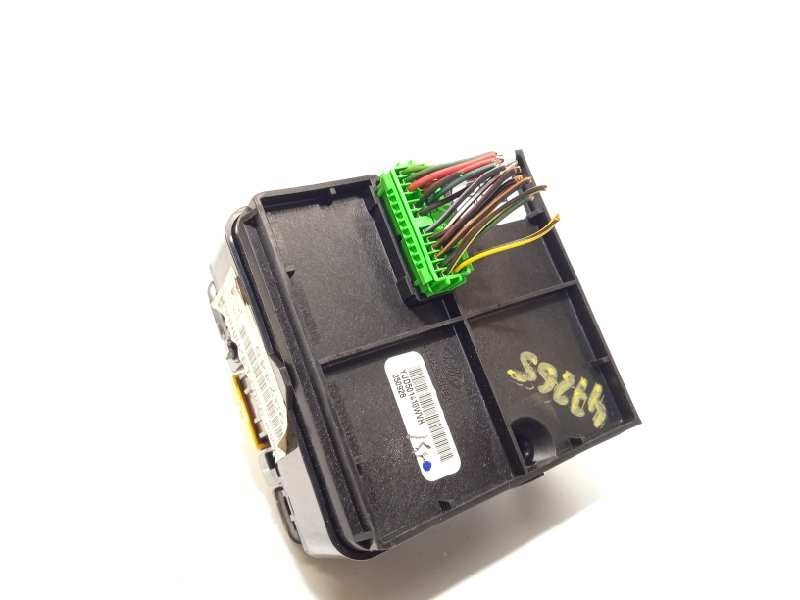 Recambio de mando multifuncion para land rover range rover sport supercharged referencia OEM IAM YUD501410WVH 5H3213D730DA8WVH Y