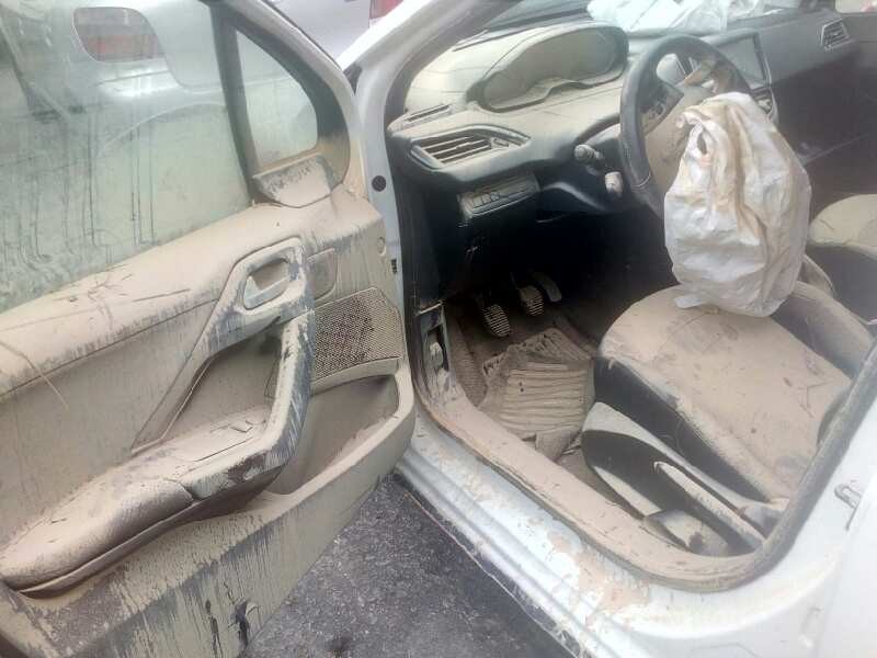 peugeot 208 del año 2014