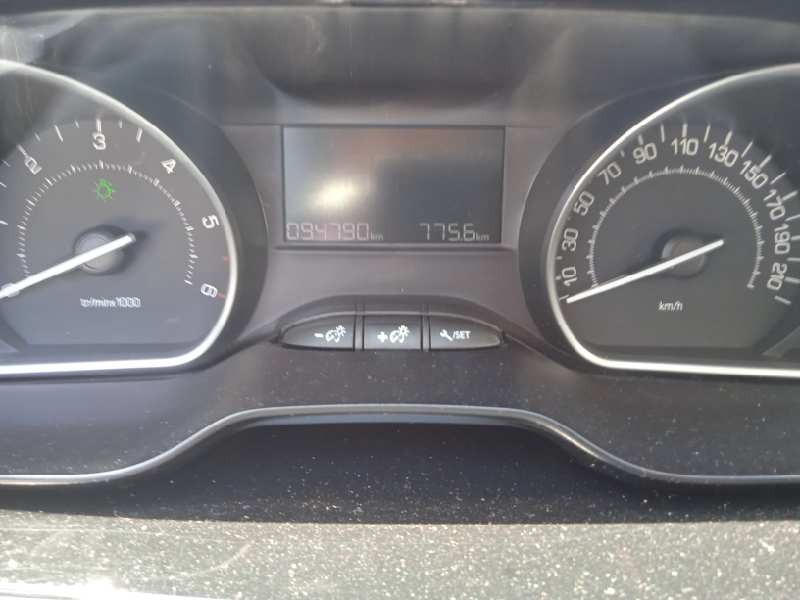 peugeot 2008 (--.2013) del año 2018