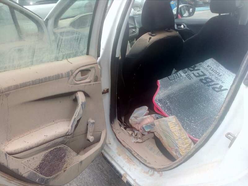 peugeot 208 del año 2014