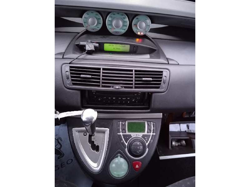 peugeot 807 del año 2002