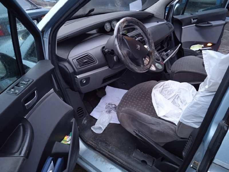 peugeot 807 del año 2002