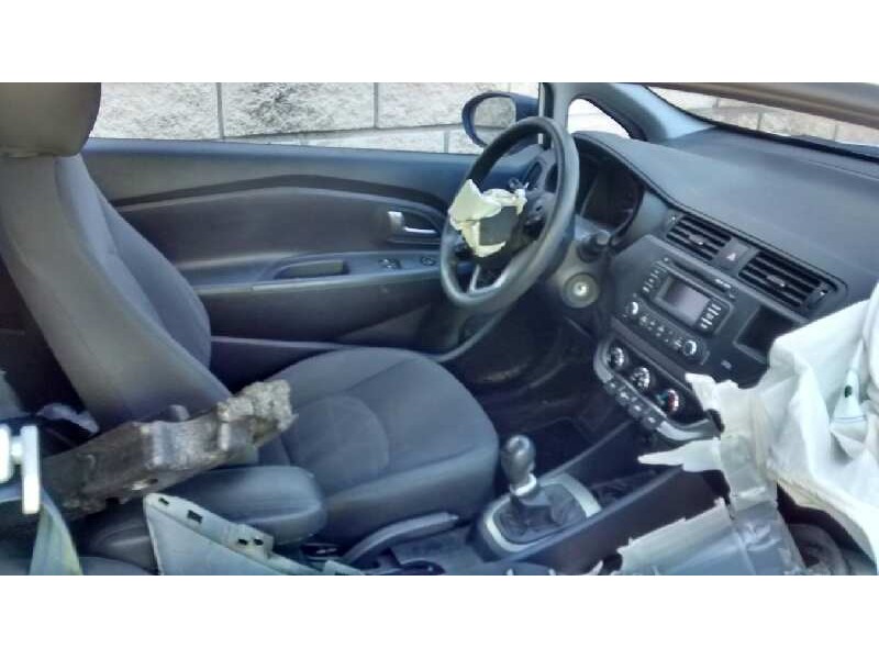 kia rio del año 2012