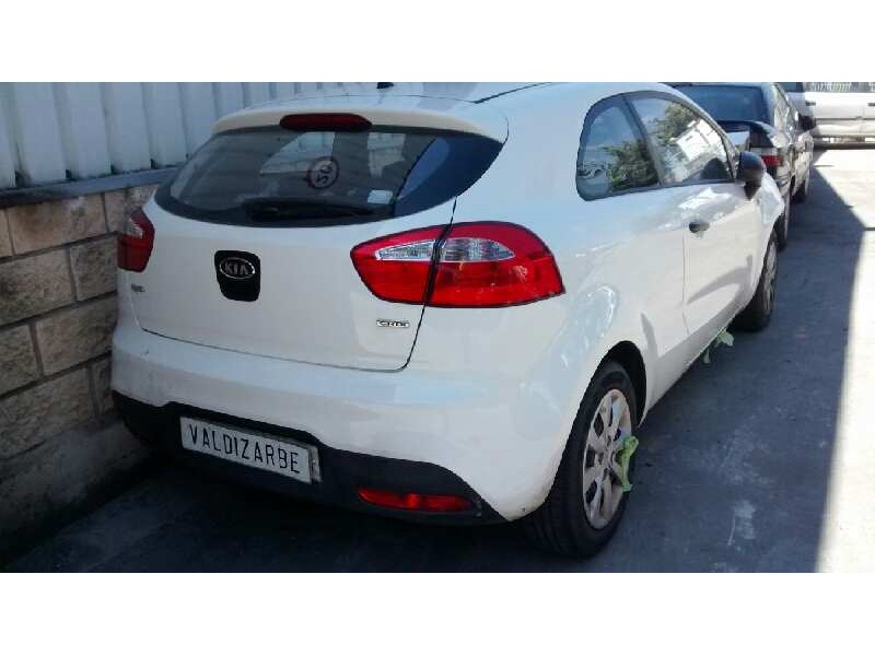 kia rio del año 2012