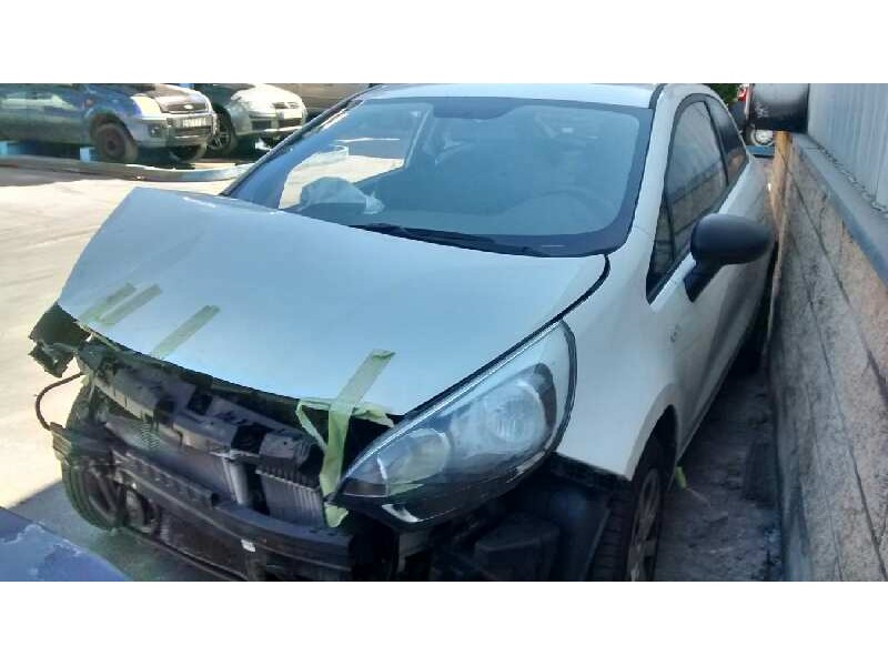 kia rio del año 2012