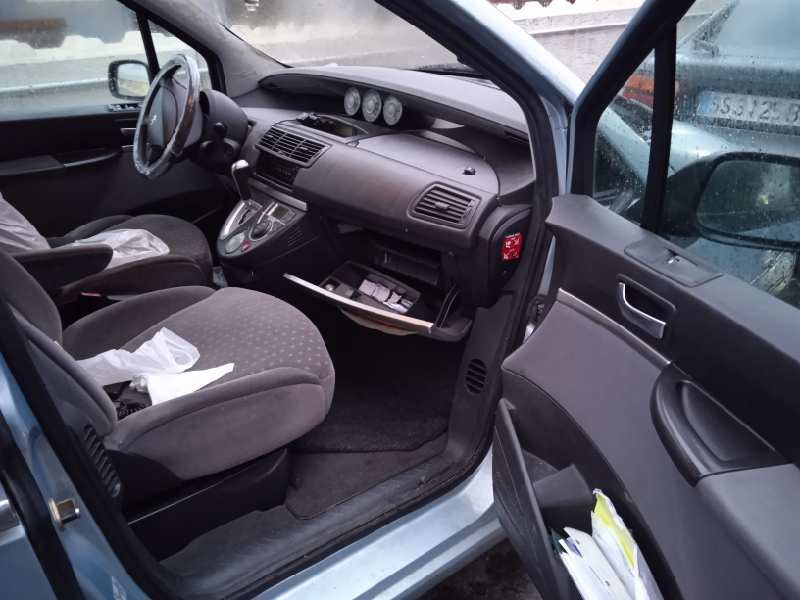 peugeot 807 del año 2002