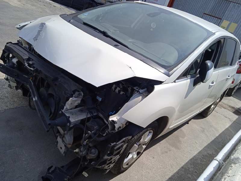 peugeot 5008 del año 2013