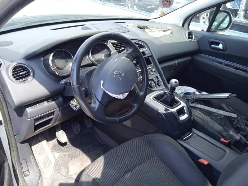 peugeot 5008 del año 2013