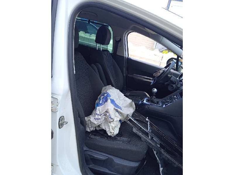 peugeot 5008 del año 2013