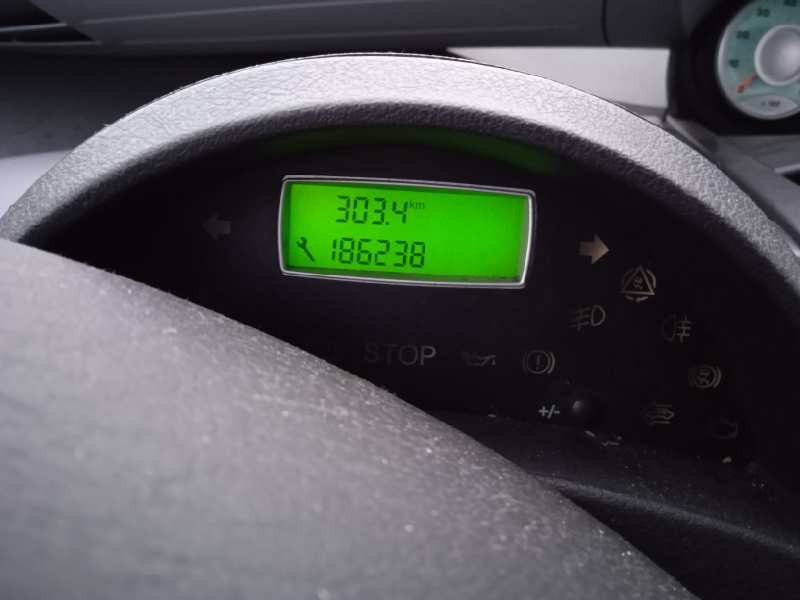 peugeot 807 del año 2002