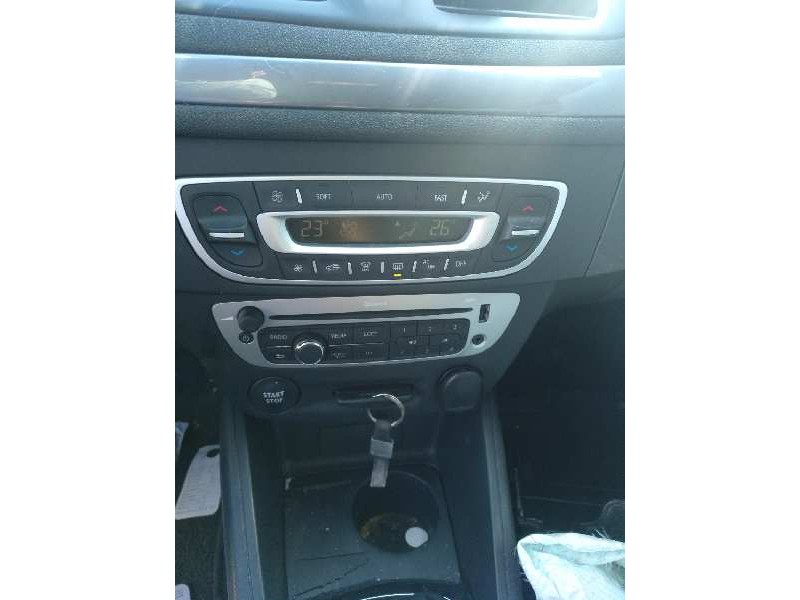 renault megane iii berlina 5 p del año 2014