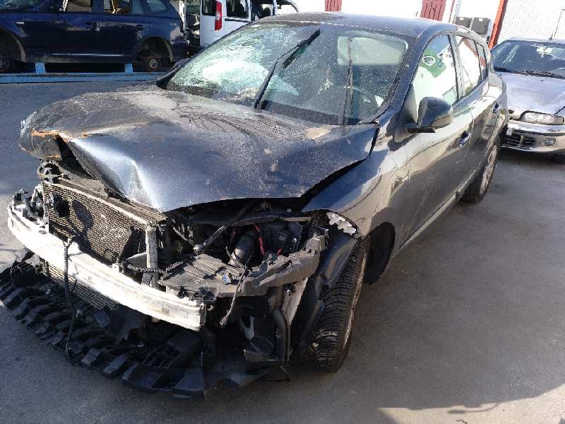 renault megane iii berlina 5 p del año 2014