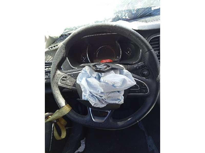 renault megane iv berlina 5p del año 2018