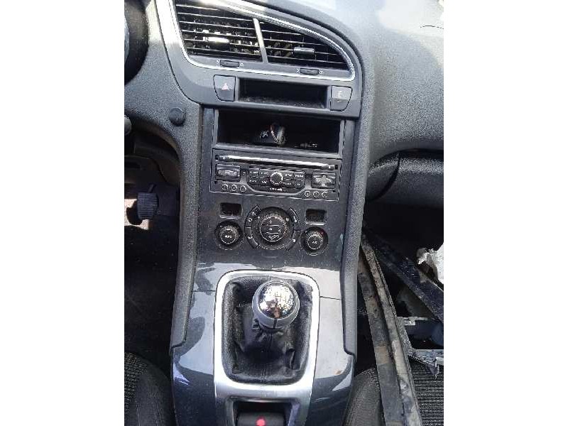 peugeot 5008 del año 2013