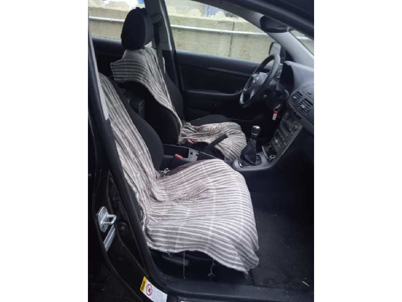 toyota avensis wagon (t25) del año 2007