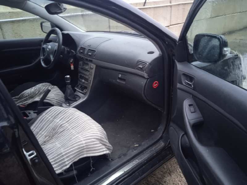 toyota avensis wagon (t25) del año 2007