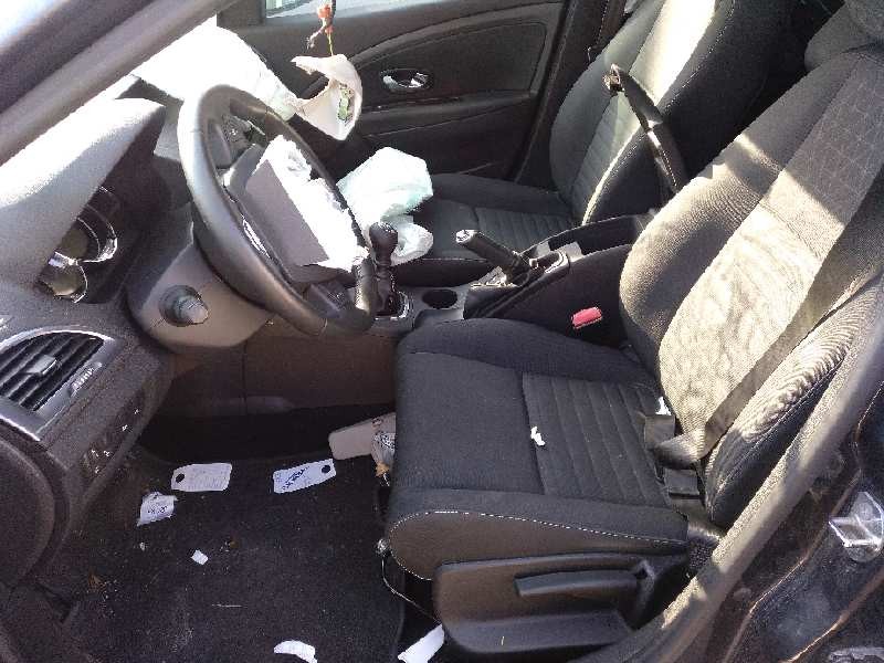 renault megane iii berlina 5 p del año 2014