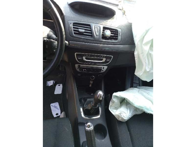 renault megane iii berlina 5 p del año 2014