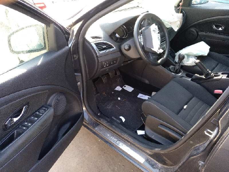 renault megane iii berlina 5 p del año 2014