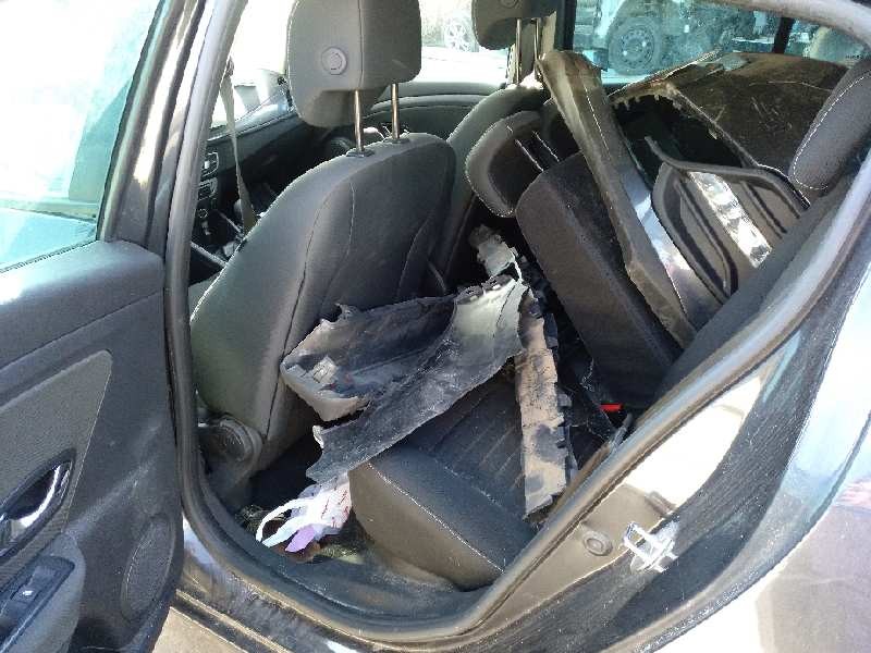 renault megane iii berlina 5 p del año 2014