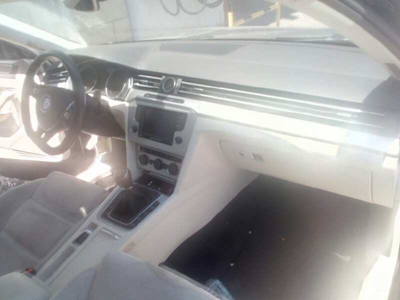 volkswagen passat lim. (3g2) del año 2015