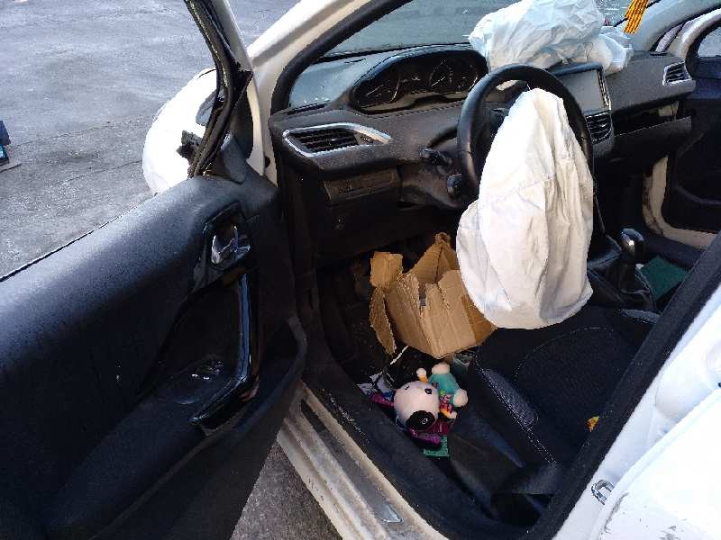 peugeot 208 del año 2016