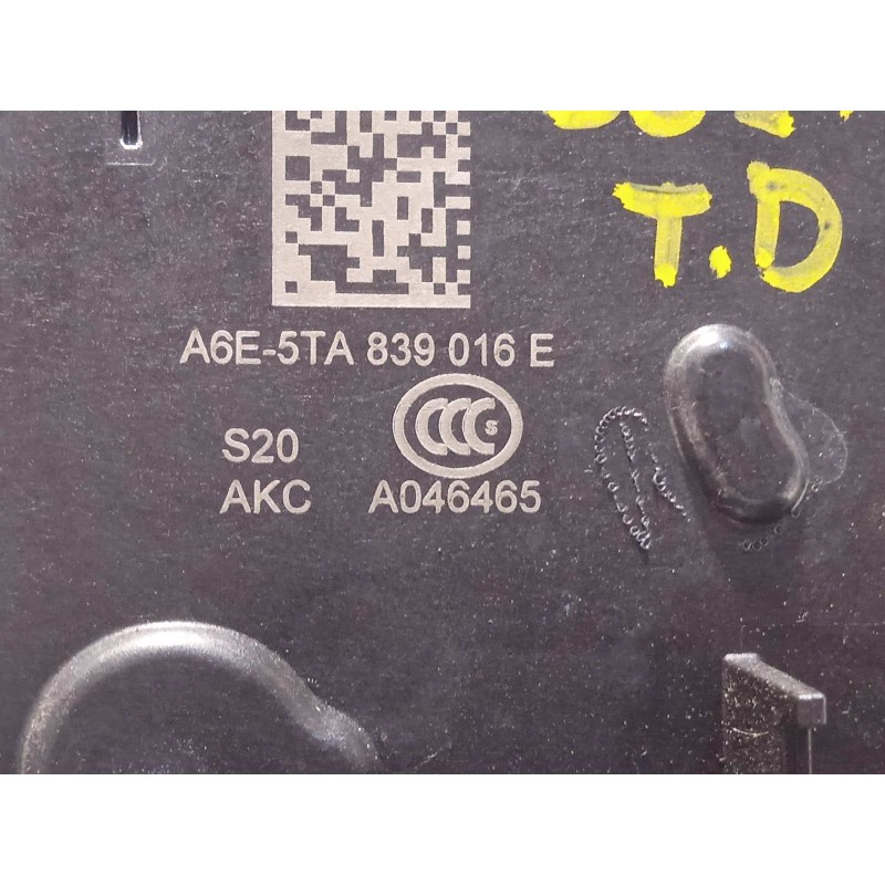 Recambio de cerradura puerta trasera derecha para skoda octavia combi (5e5) rs referencia OEM IAM 5TA839016E  