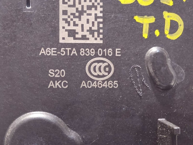 Recambio de cerradura puerta trasera derecha para skoda octavia combi (5e5) rs referencia OEM IAM 5TA839016E  