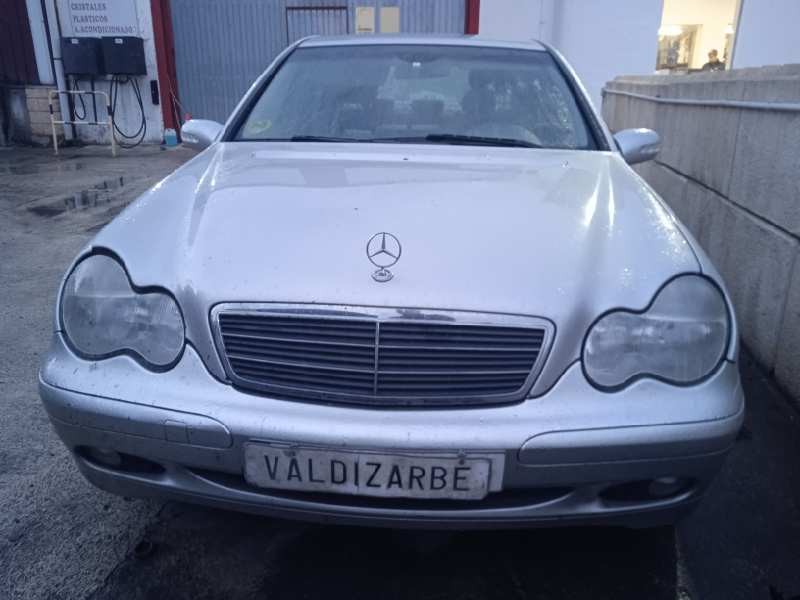 mercedes-benz clase c (w203) berlina del año 2003
