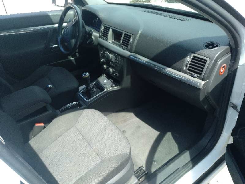 opel vectra c berlina del año 2005