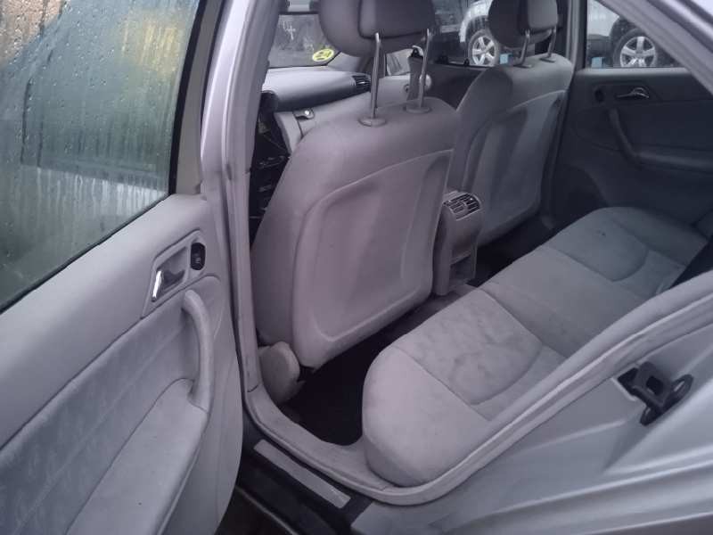 mercedes-benz clase c (w203) berlina del año 2003