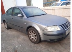 VOLKSWAGEN PASSAT BERLINA (3B3)