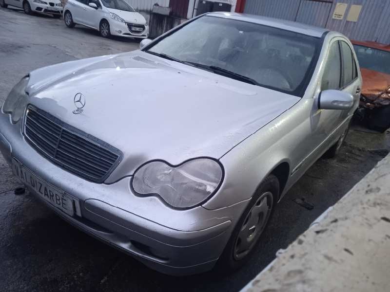 mercedes-benz clase c (w203) berlina del año 2003
