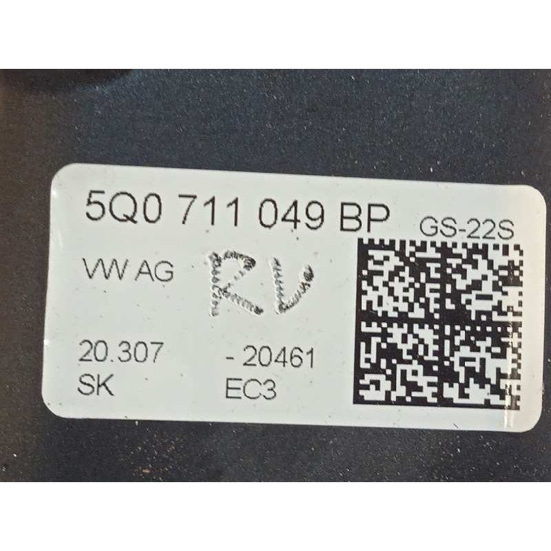 Recambio de palanca cambio para volkswagen t-roc advance referencia OEM IAM 5Q0711049BP  