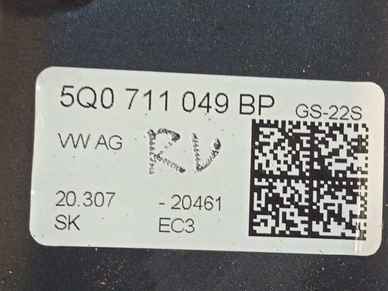 Recambio de palanca cambio para volkswagen t-roc advance referencia OEM IAM 5Q0711049BP  