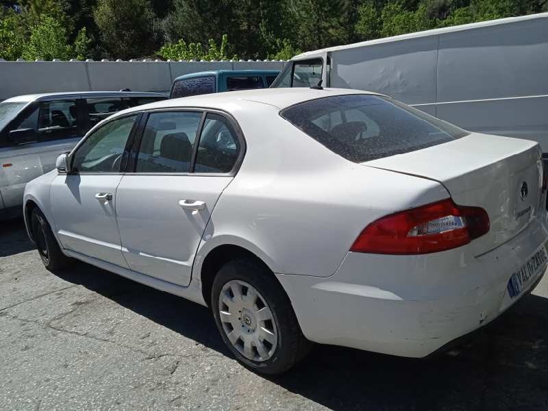 skoda suberb (3t4) del año 2011