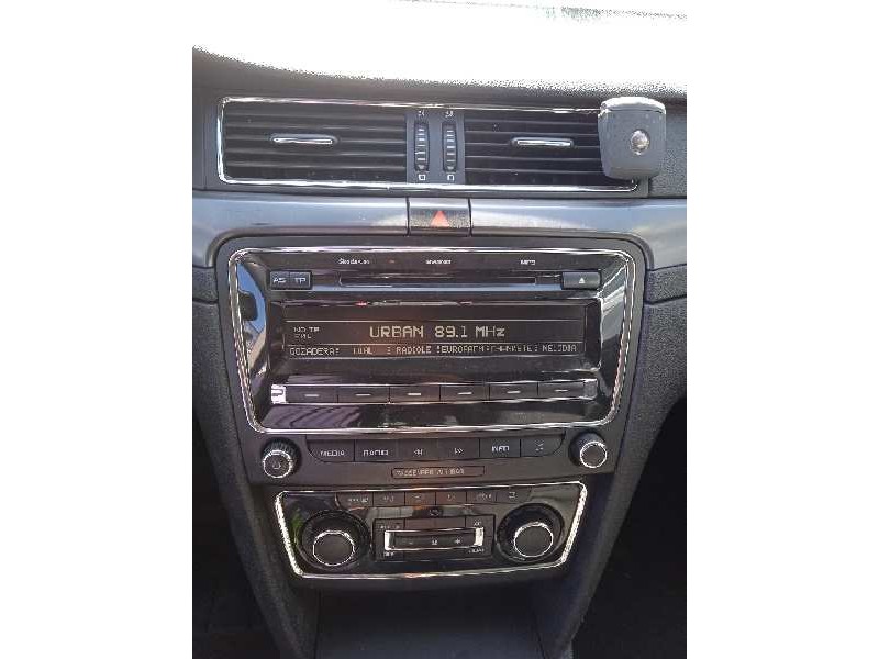 skoda suberb (3t4) del año 2011