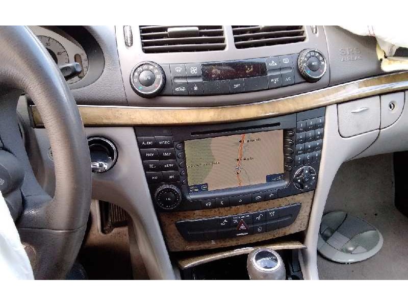 mercedes-benz clase e (w211) berlina del año 2006