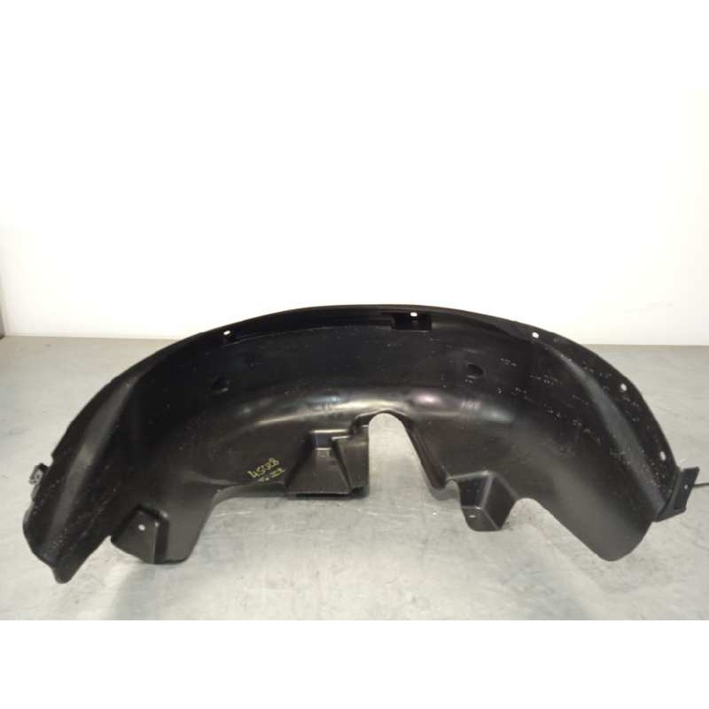 Recambio de paso de rueda trasero izquierdo para volkswagen t-roc advance referencia OEM IAM 2GA810971B  