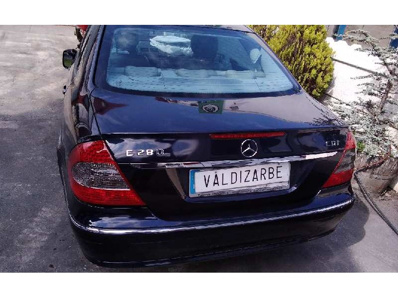 mercedes-benz clase e (w211) berlina del año 2006