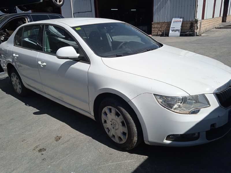 skoda suberb (3t4) del año 2011