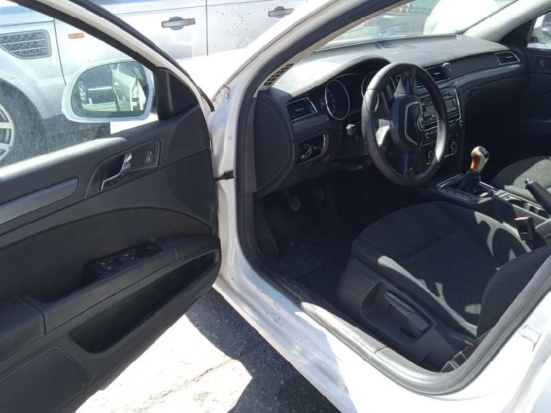 skoda suberb (3t4) del año 2011