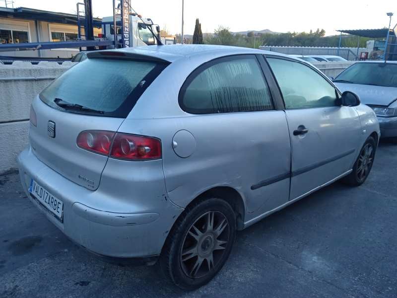 seat ibiza (6l1) del año 2002