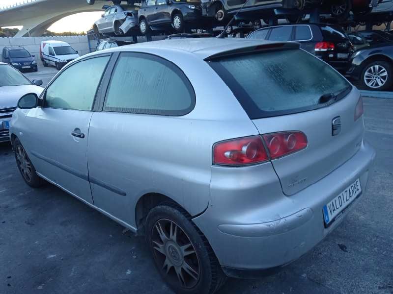 seat ibiza (6l1) del año 2002