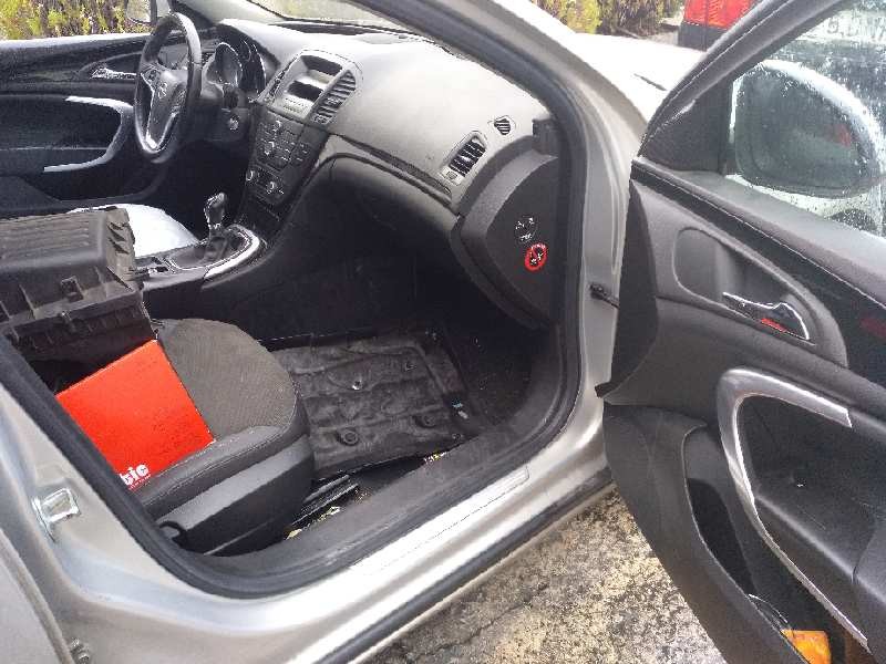 opel insignia berlina del año 2009