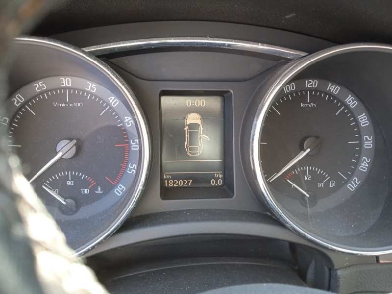 skoda suberb (3t4) del año 2011