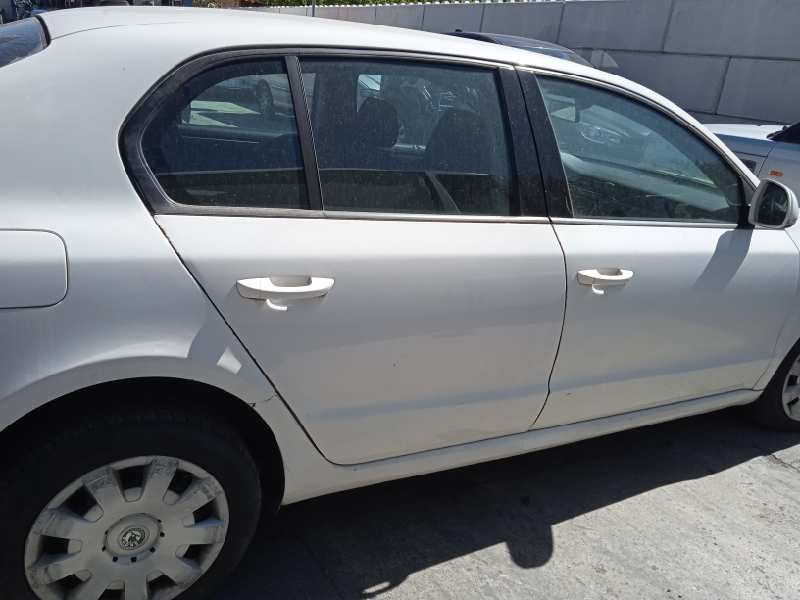 skoda suberb (3t4) del año 2011