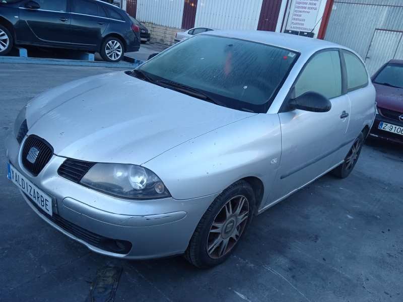 seat ibiza (6l1) del año 2002