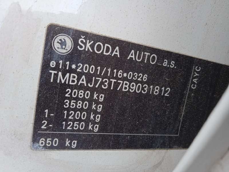 skoda suberb (3t4) del año 2011