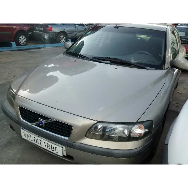 volvo s60 berlina del año 2001